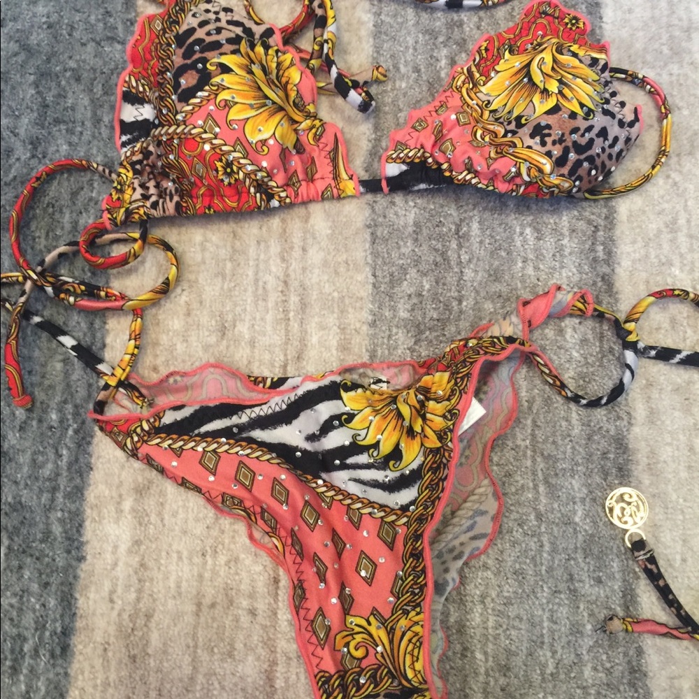 Luli fama top and bottom
